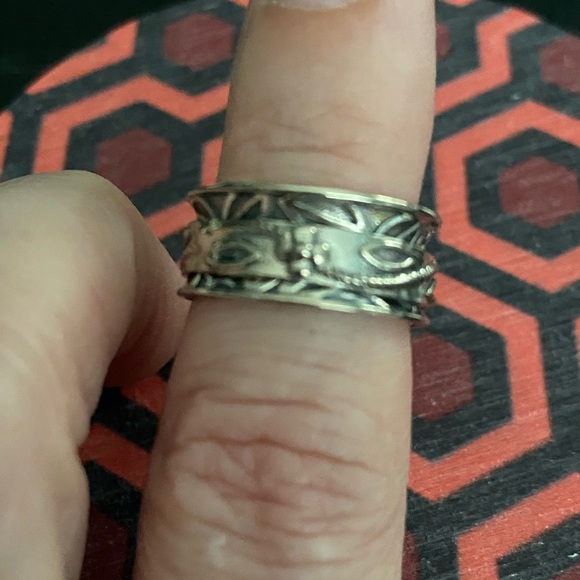 Sterling Ring - size 5 - intricate pattern - Picture 6 of 6